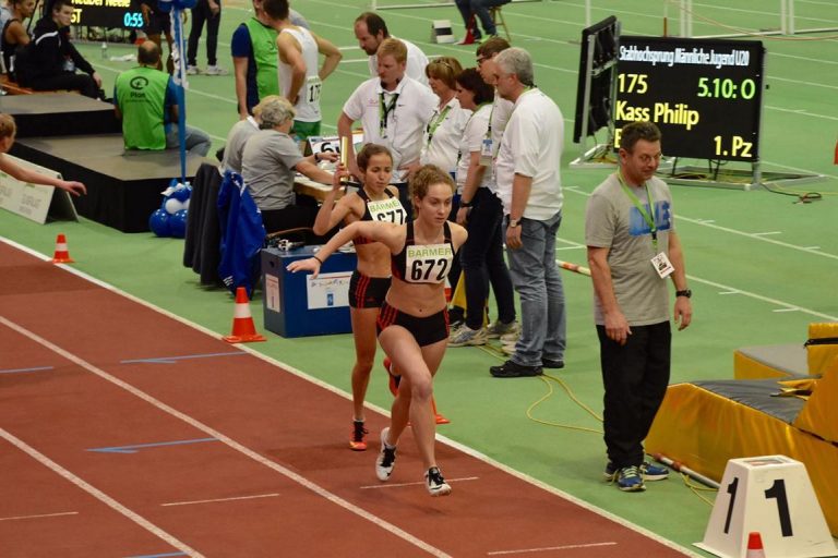 Teresa Bubel und Lea Rink LAZ SAAR 05 Saarbrücken 4x200 m Staffel Sindelfingen