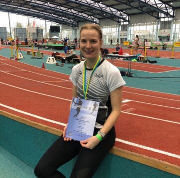 Lisa Maihöfer holt Gold über 60 m Hürden