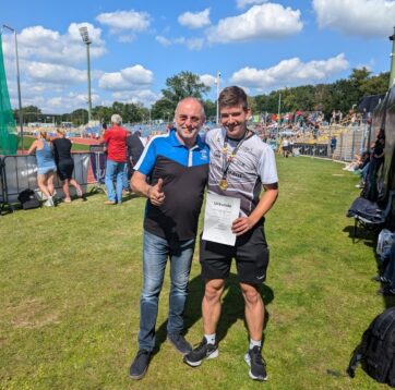 Timo Port holt Gold und Fahrkarte zur WM bei DM U20